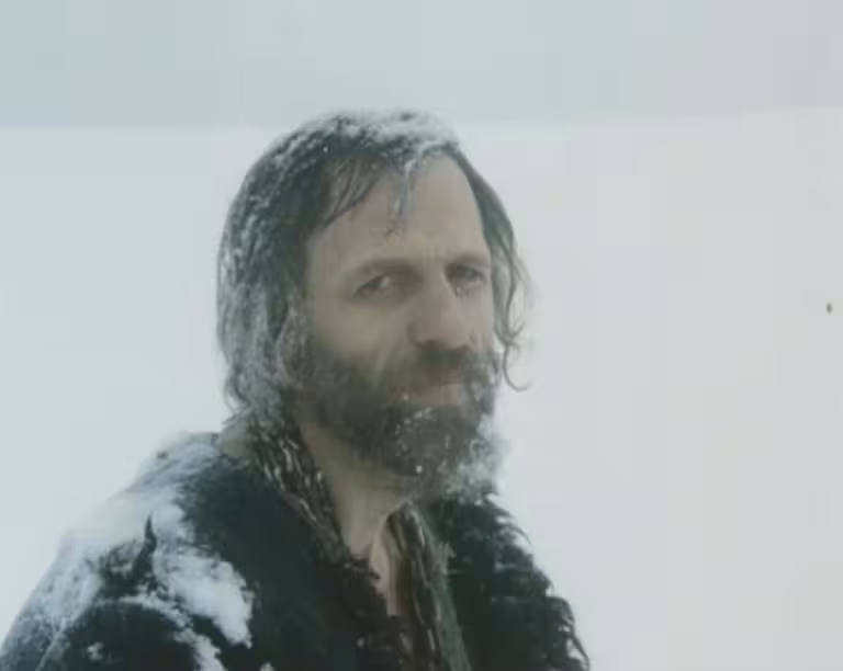 Aleksandr Lopushansky’nin Rus Senfonisi (1994) filminde mistik ve apokaliptik anlatımı yansıtan görsel