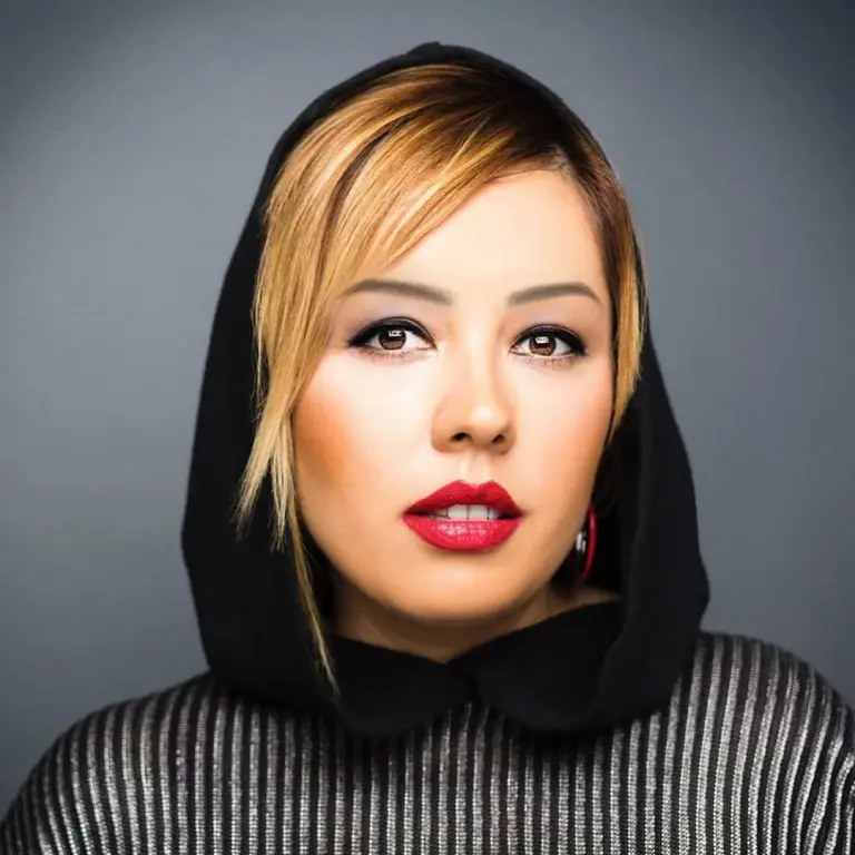 Gizem Ertürk konuk yazar fotoğrafı