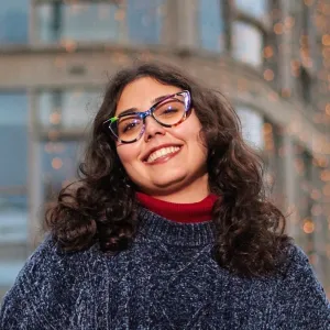 Zeynep Serdaroglu Konuk Yazar