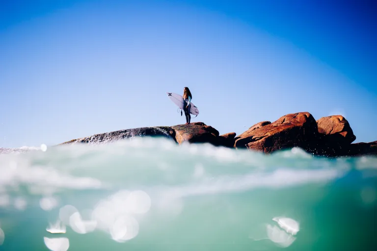 ISFF 2026 Belgesel Finalisti Tainá filminde profesyonel sörfçü Tainá Hinckel’in Olimpiyat yolculuğu.