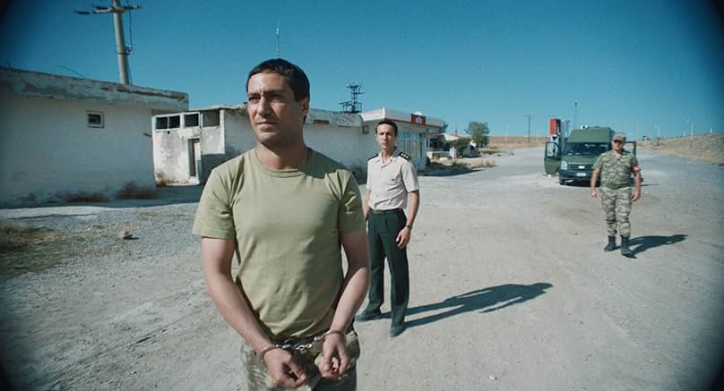 gecenin kıyısı (2024) filminde iki karakterin yer aldığı sahne – SİYAD 58. Türkiye Sineması Ödülleri adayları