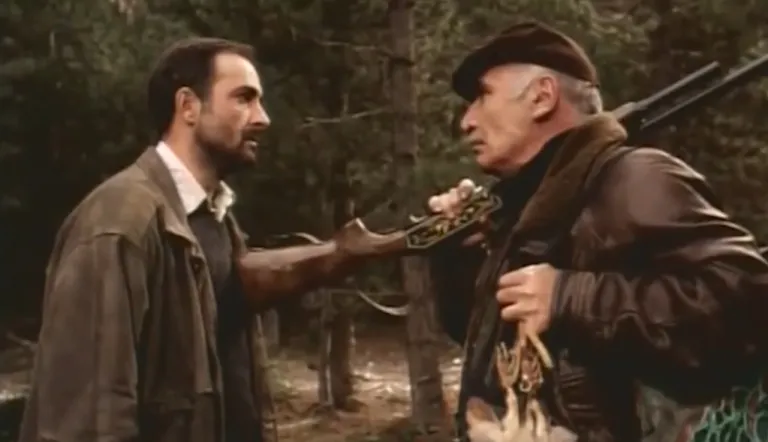 Mehmet Aslantuğ ve Tuncel Kurtiz Akrebin Yolculuğu (1997) filminden sahnede