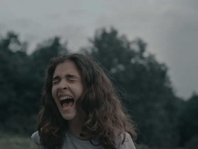 Elif Eda'nın yönettiği Süt Çiftliği filminden bir sahne