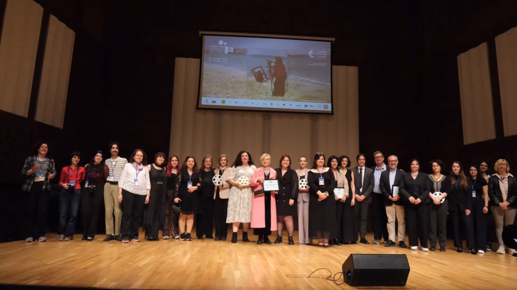 İzmir Kadın Yönetmenler Festivali açılış töreni ödüller verildi İzmir