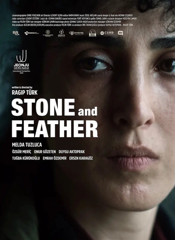 Taş ve Tüy filminde poster ana karakterin dramatik portresi