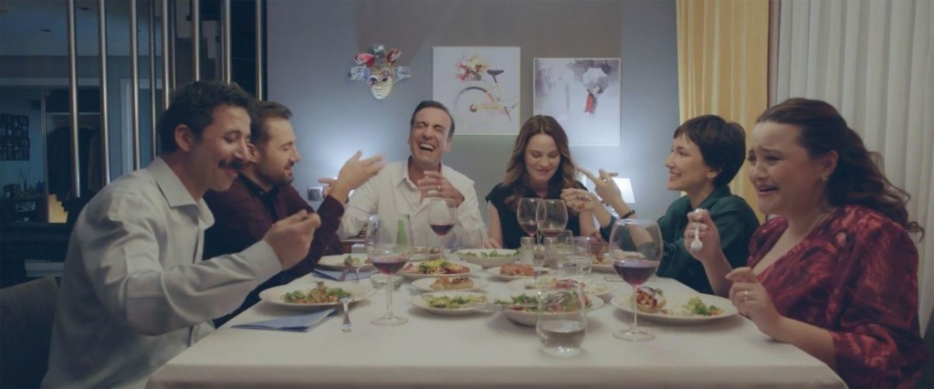 Perde filmi yemek sahnesi Bedir Bedir, Tülin Özen, Cem Zeynel Kılıç
