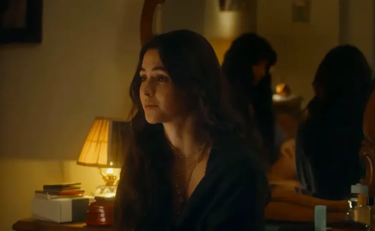 Derya Pınar Ak'ın yer aldığı Sultana (2026) filminden bir sahne. Prime Videoda