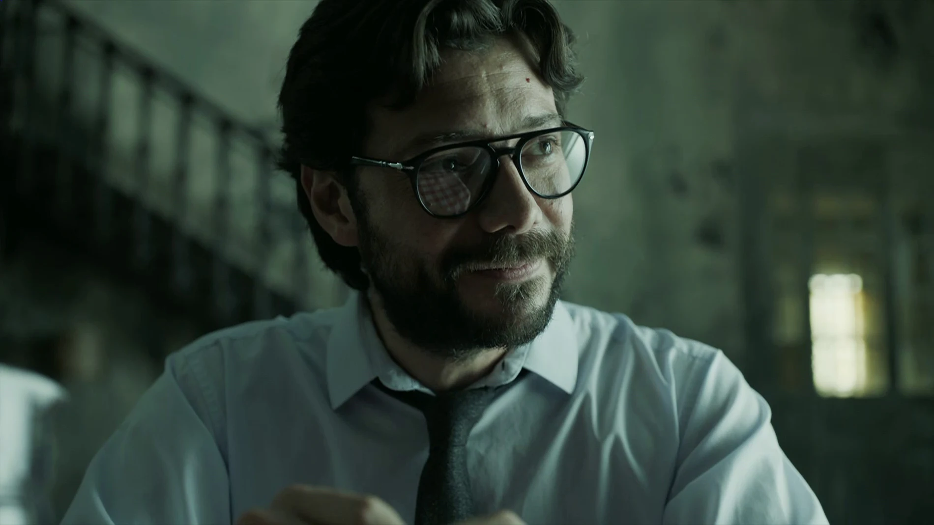 La Casa De Papel profesör dünya kupasında neden Kamerun'u destekleriz anlatıyor.