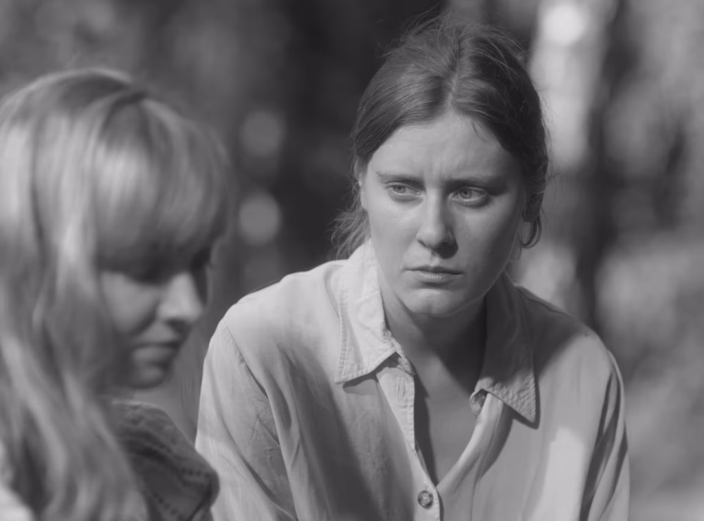 Liminal filminde iki kız karde birbiriyle yuzlesiyor