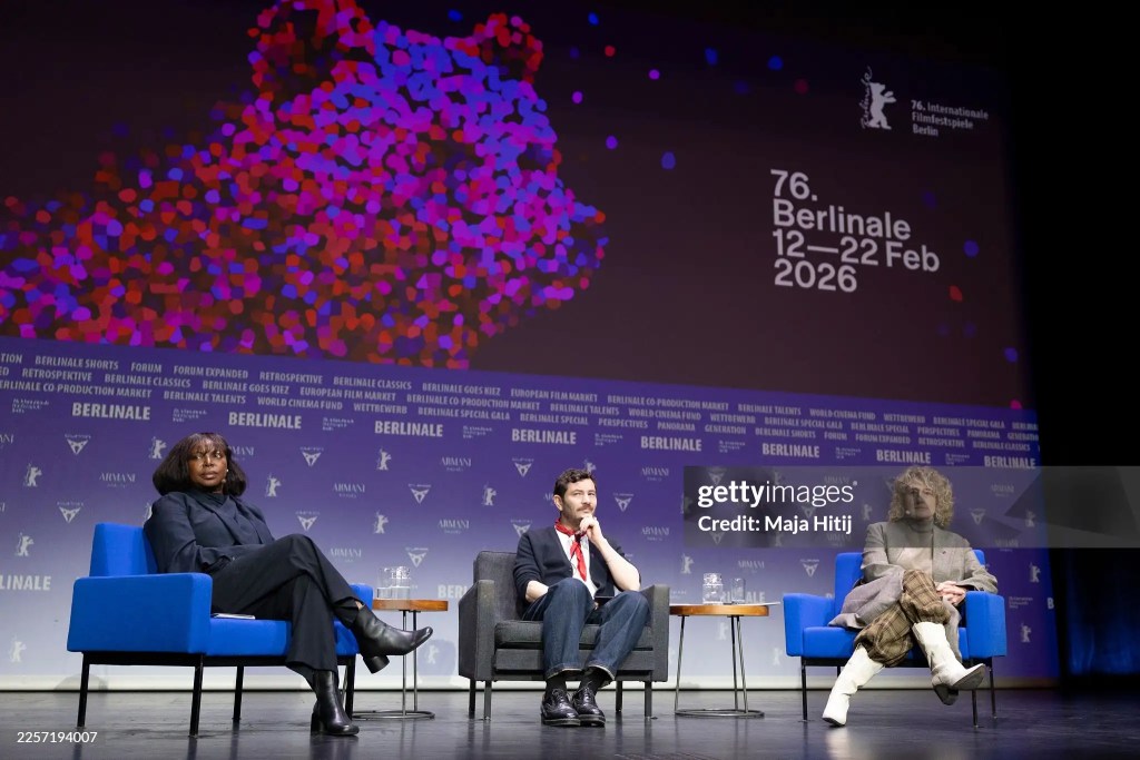 Jacqueline Lyanga, Michael Stütz ve Berlinale Direktörü Tricia Tuttle, 2026 Berlinale basın toplantısında